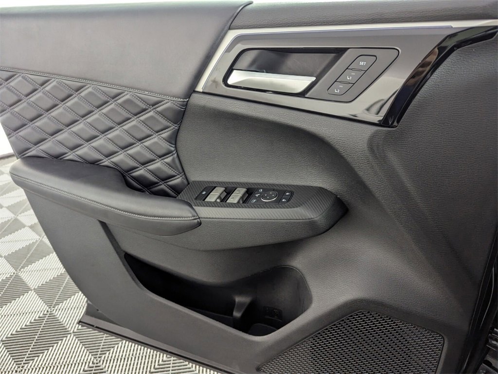 Used 2024 Mitsubishi Outlander SEL image 28