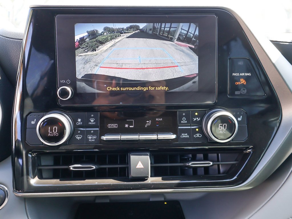 Used 2023 Toyota Highlander XLE image 48
