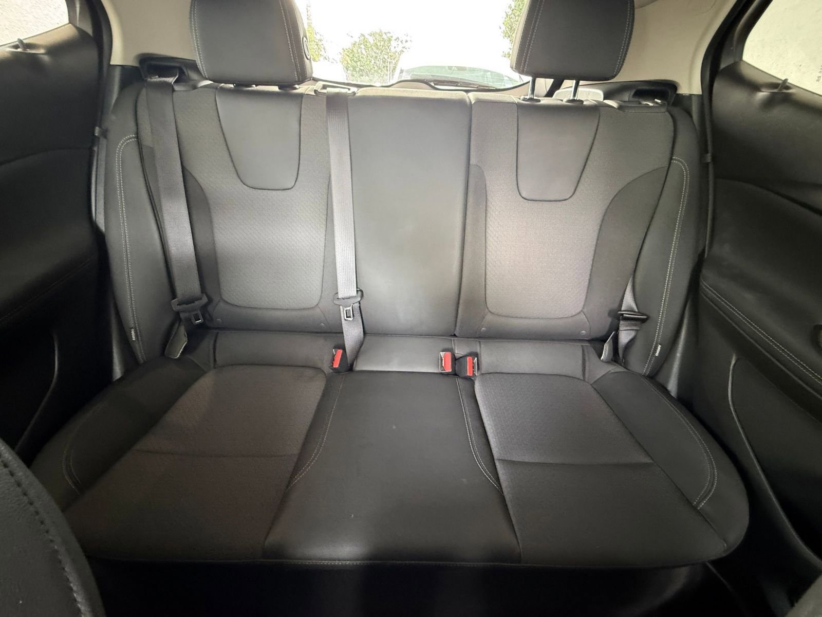 Used 2025 Buick Encore GX Preferred AWD/4WD image 37