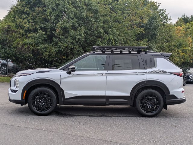 New 2025 Mitsubishi Outlander AWD image 6