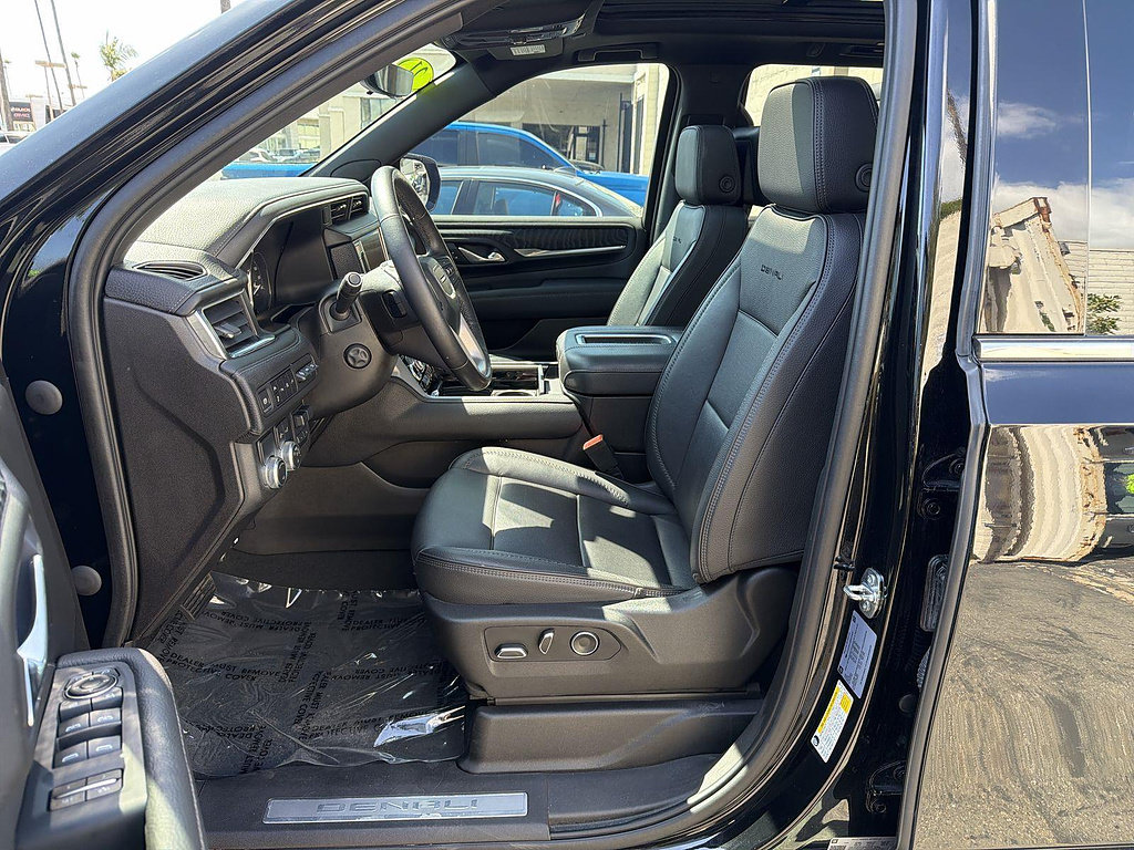 Used 2021 GMC Yukon Denali w/ Denali Ultimate Package RWD image 19