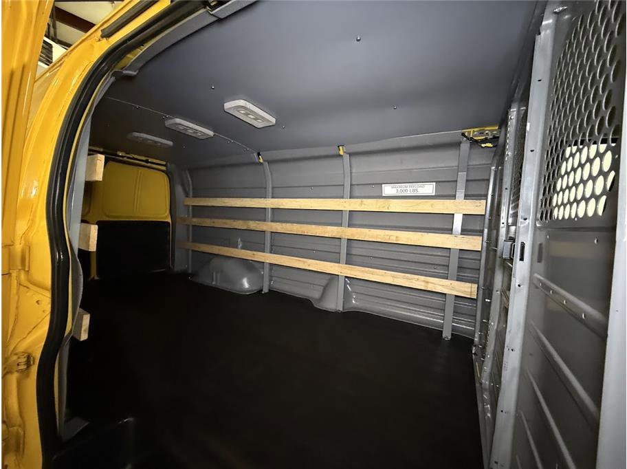 Used 2018 GMC Savana 2500 Extended w/ Driver Convenience Package image 20