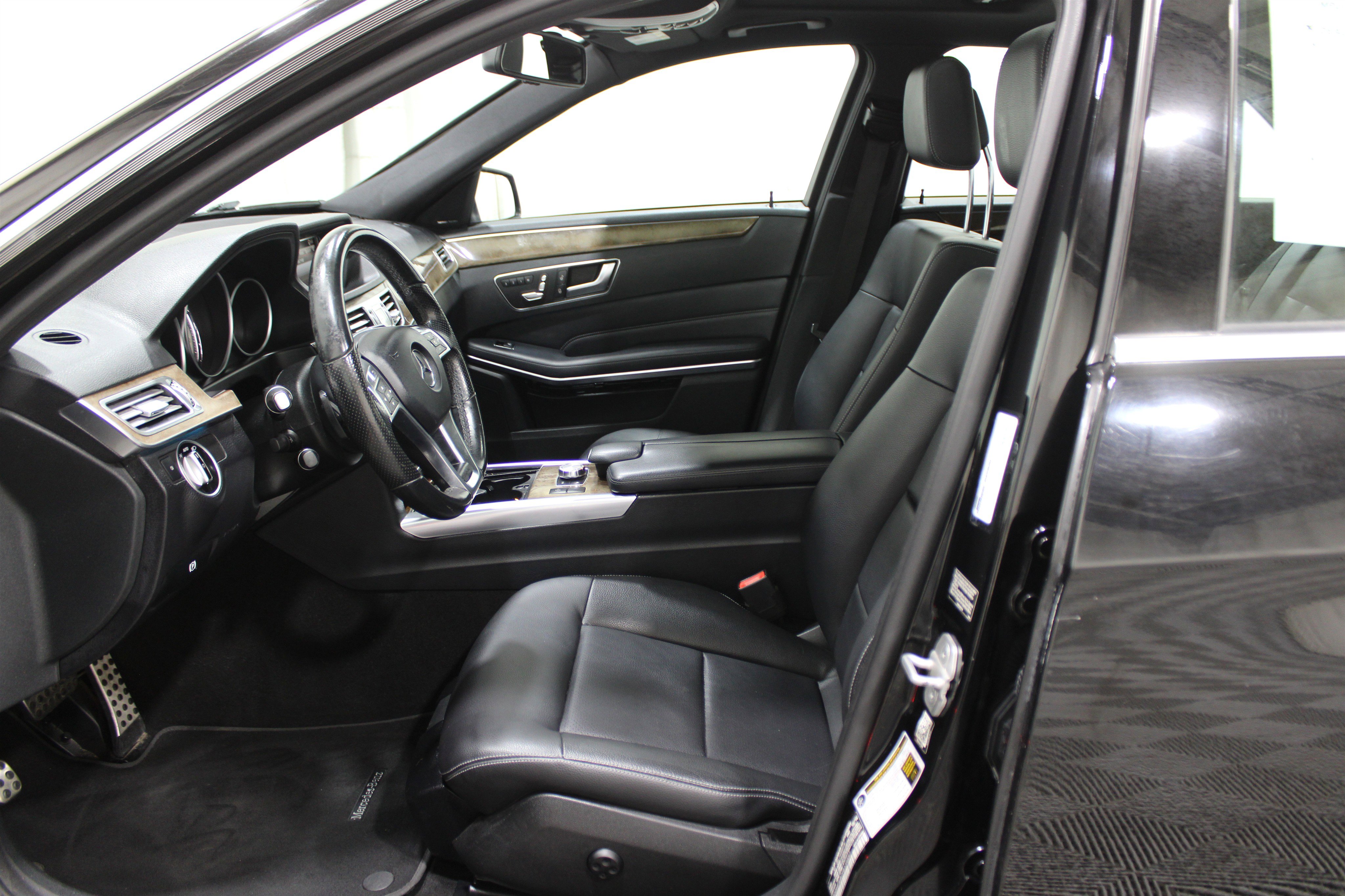 Used 2015 Mercedes-Benz E 350 4MATIC Sedan image 3