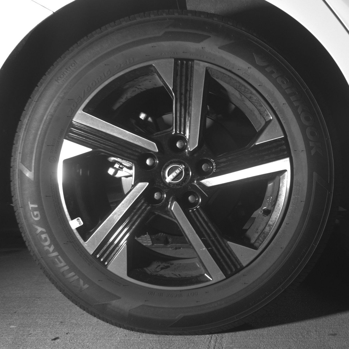 Used 2025 Nissan Sentra SV image 15