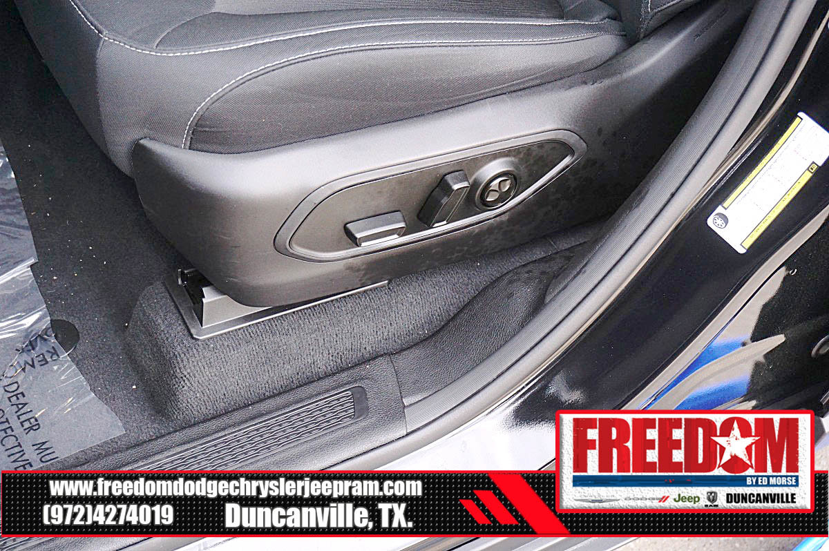 Certified 2025 Jeep Grand Cherokee Laredo image 35