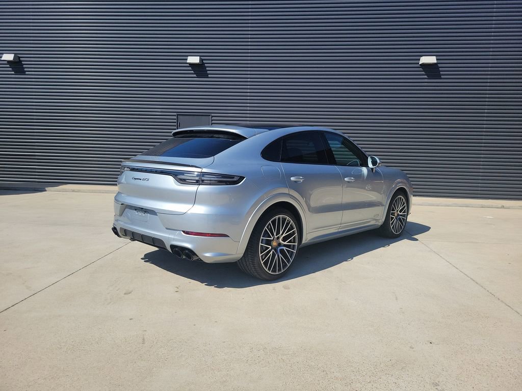Certified 2022 Porsche Cayenne GTS image 5