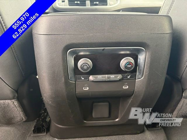 Used 2024 Chevrolet Suburban Premier w/ Premium Package 2 AWD/4WD image 31