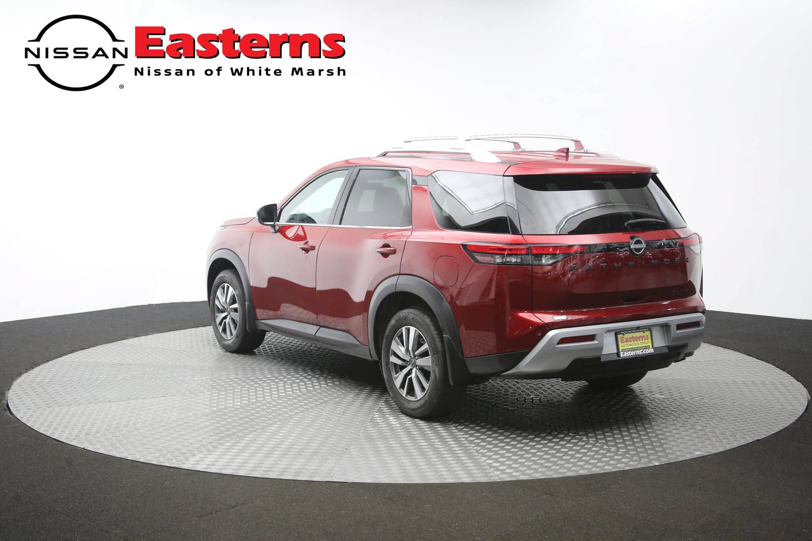 Used 2023 Nissan Pathfinder SL w/ Lighting Package (N92) AWD/4WD image 60