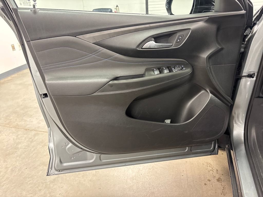 Used 2025 Buick Envista Sport Touring image 19