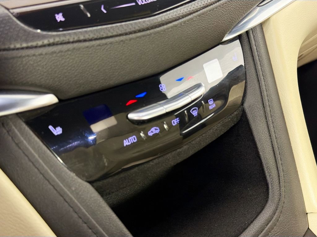 Used 2017 Cadillac XT5 FWD image 15