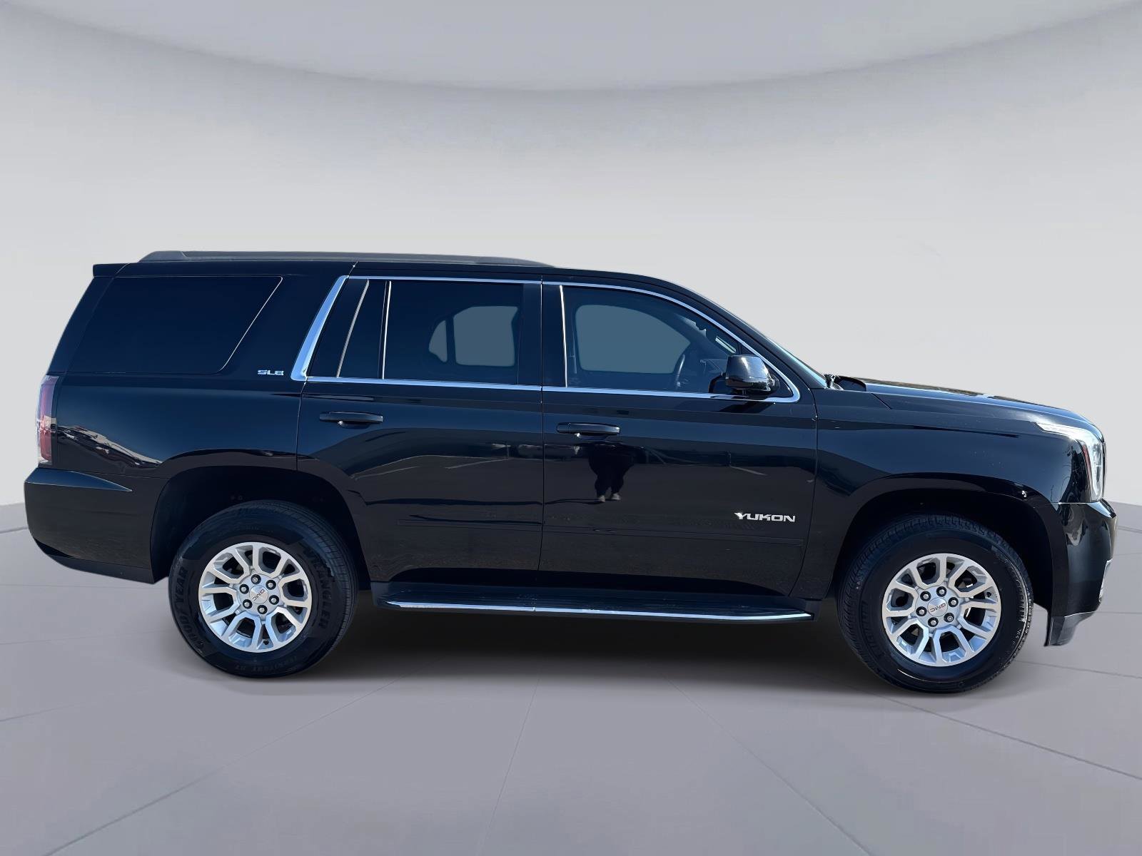 Used 2018 GMC Yukon SLE w/ Convenience Package image 2