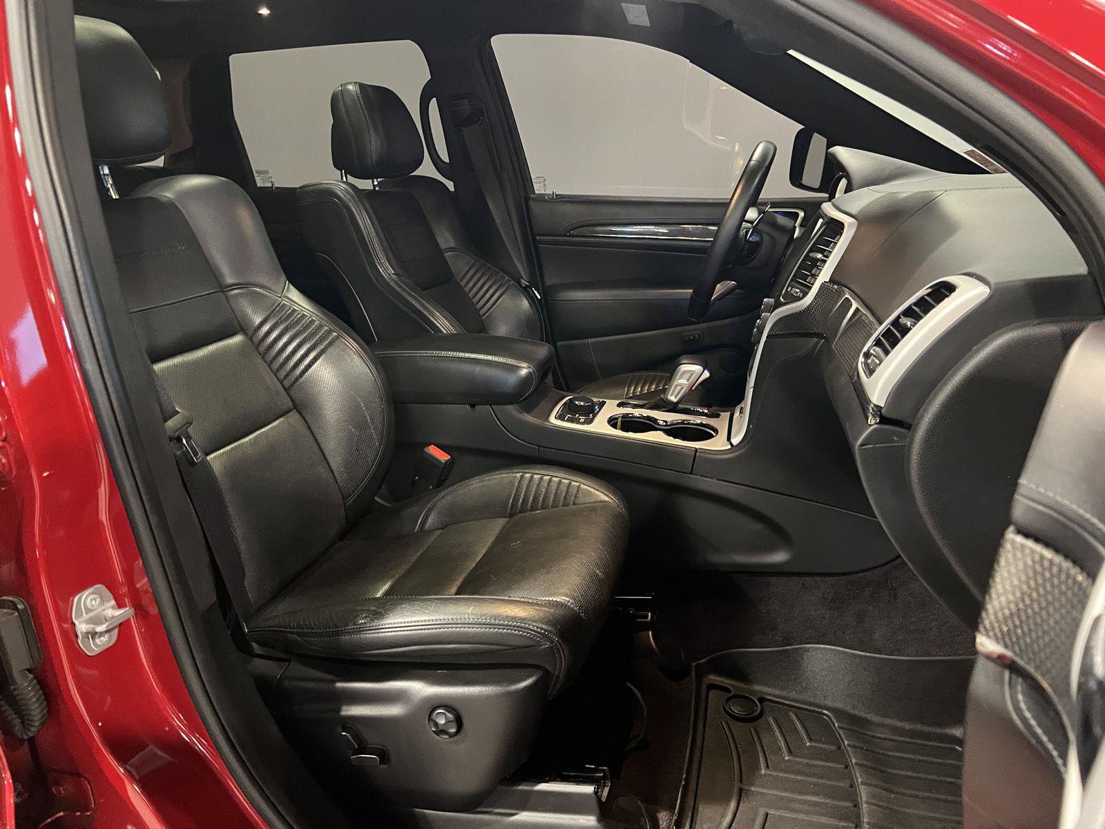Used 2018 Jeep Grand Cherokee Trackhawk AWD/4WD image 47
