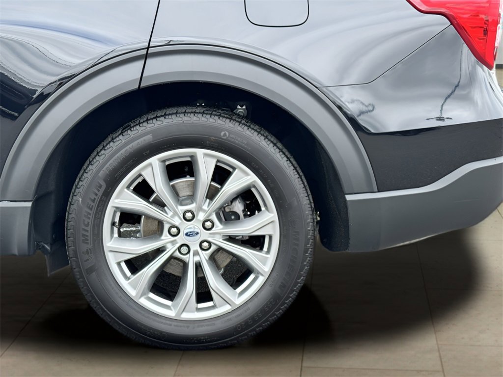 Used 2023 Ford Explorer XLT w/ Equipment Group 202A image 34