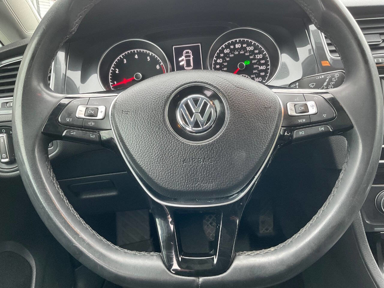 Used 2021 Volkswagen Golf 4-Door image 11