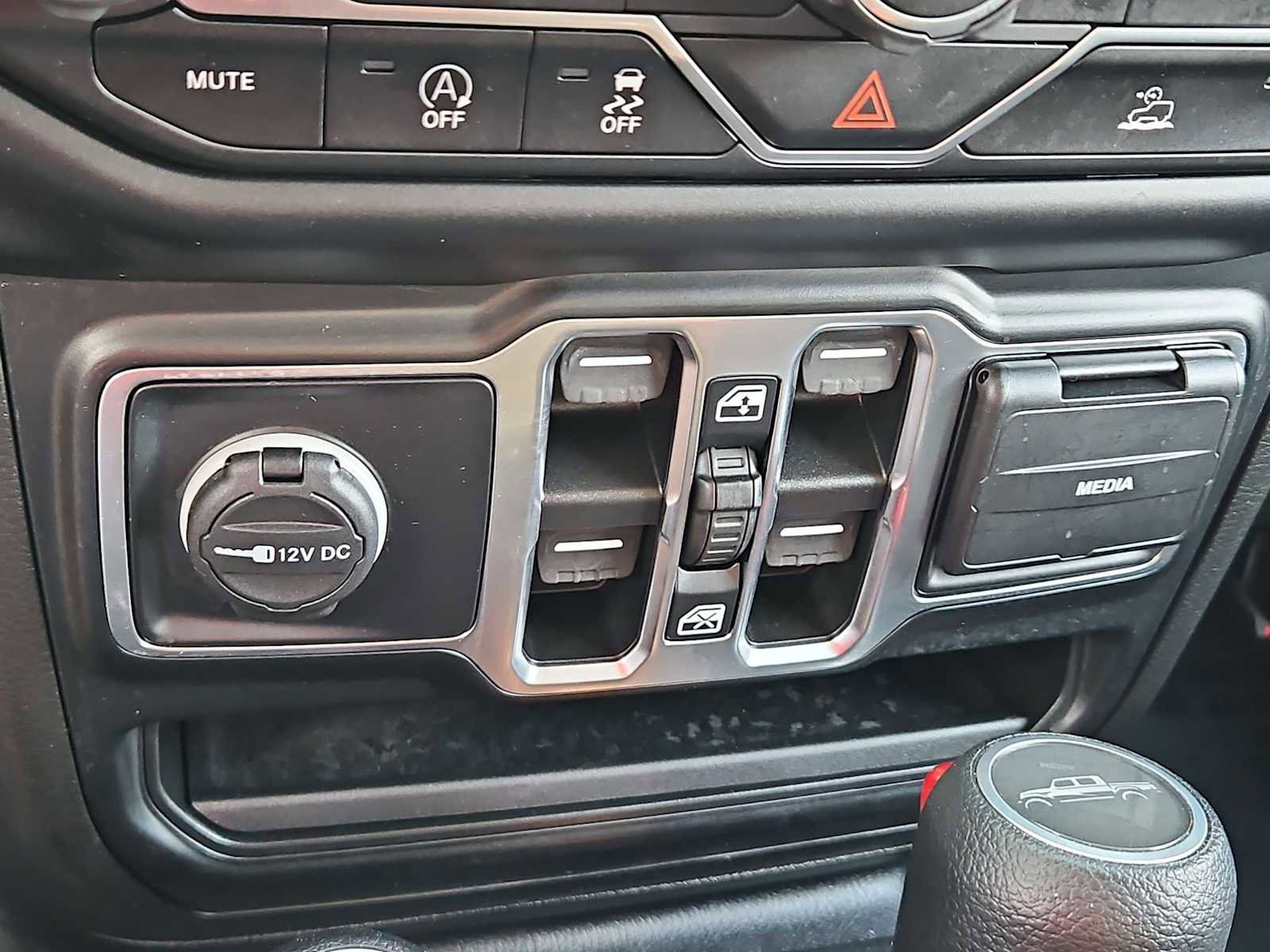 Used 2022 Jeep Gladiator Sport image 29