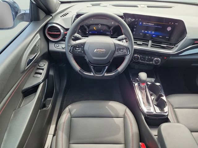 Used 2025 Chevrolet Trax RS FWD image 13