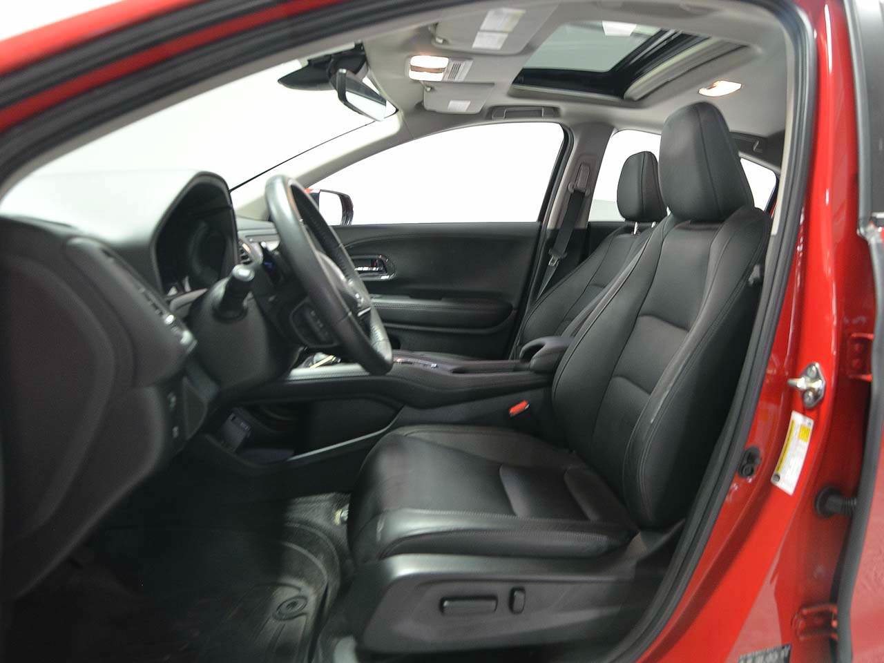 Used 2019 Honda HR-V Touring image 8