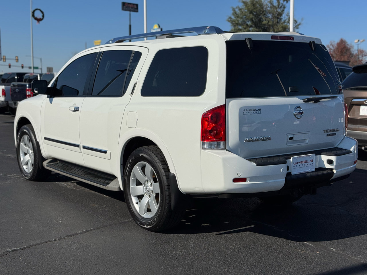 Used 2010 Nissan Armada Titanium w/ DVD Entertainment Pkg image 7