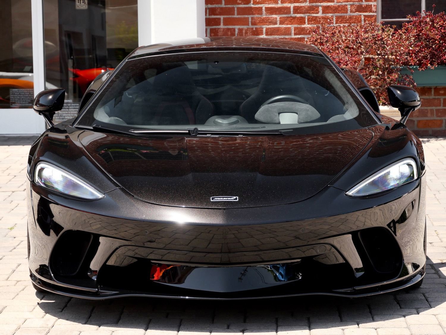 Used 2023 McLaren GT RWD image 2