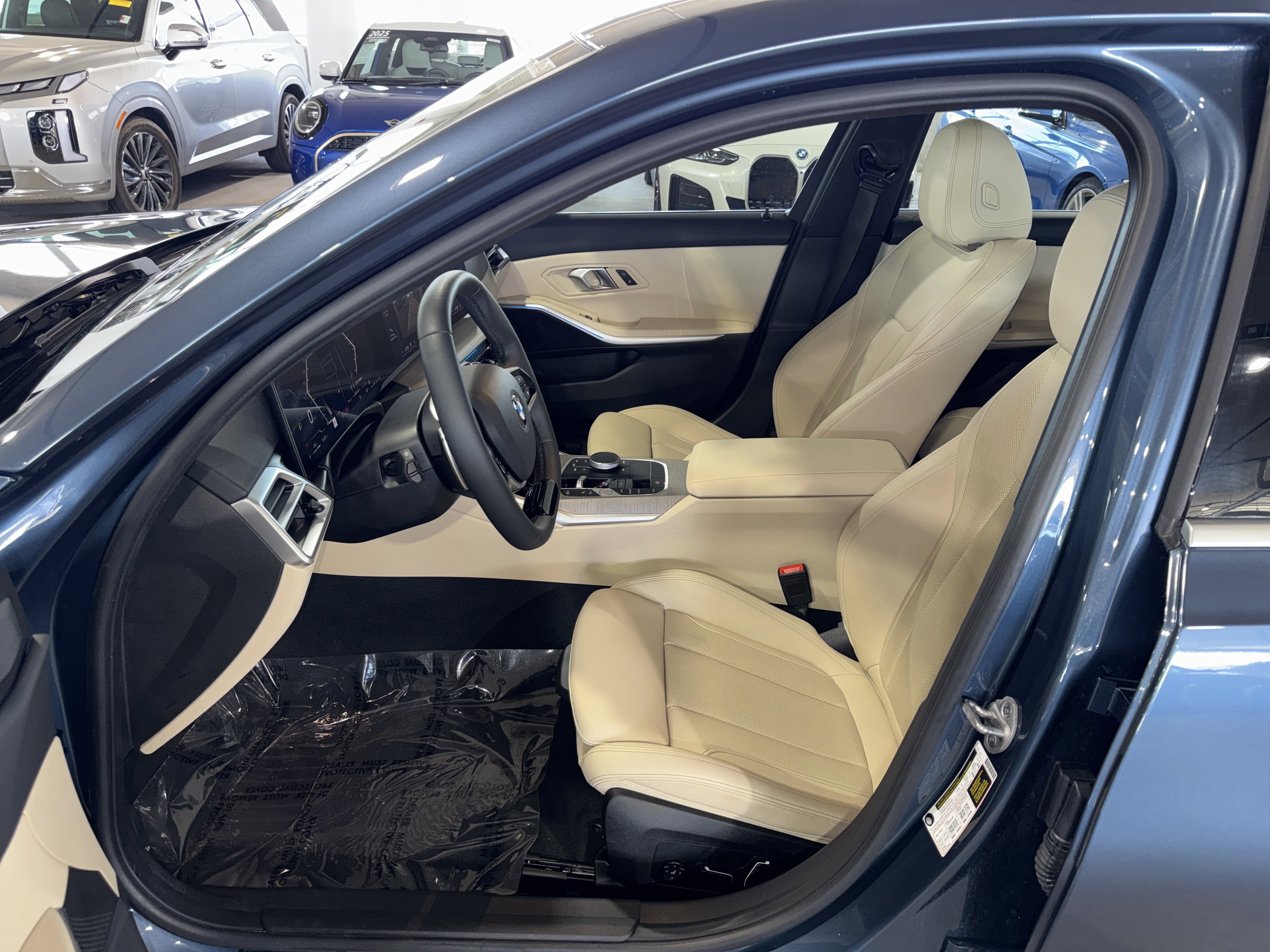 Used 2025 BMW 330i Sedan w/ Convenience Package RWD image 16