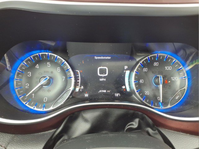 Used 2017 Chrysler Pacifica Limited w/ UConnect Theater Package image 31