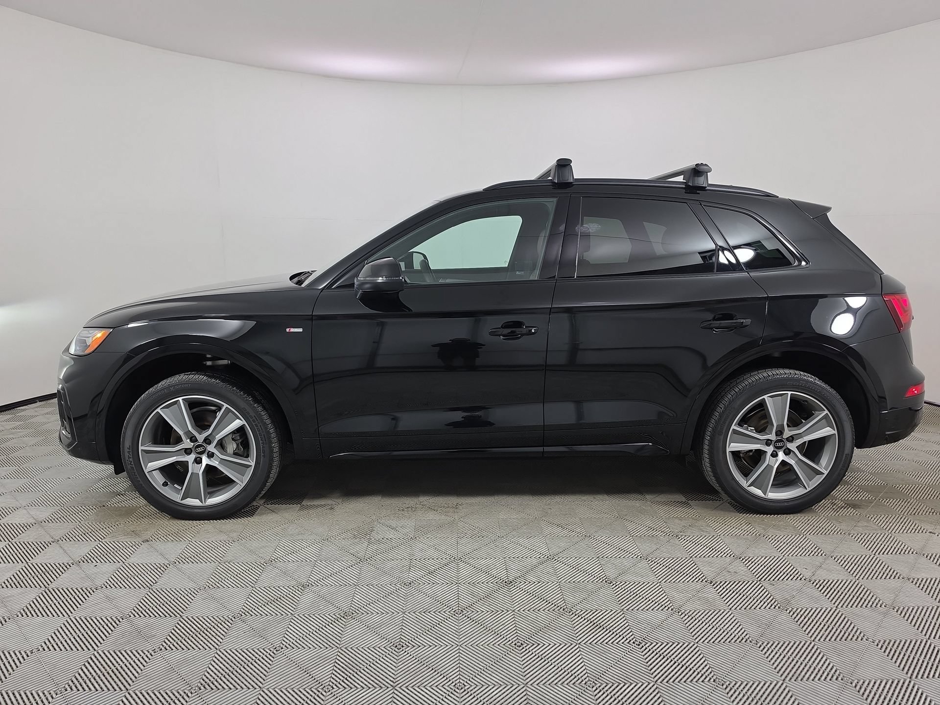 Certified 2025 Audi Q5 2.0T Premium AWD/4WD image 4