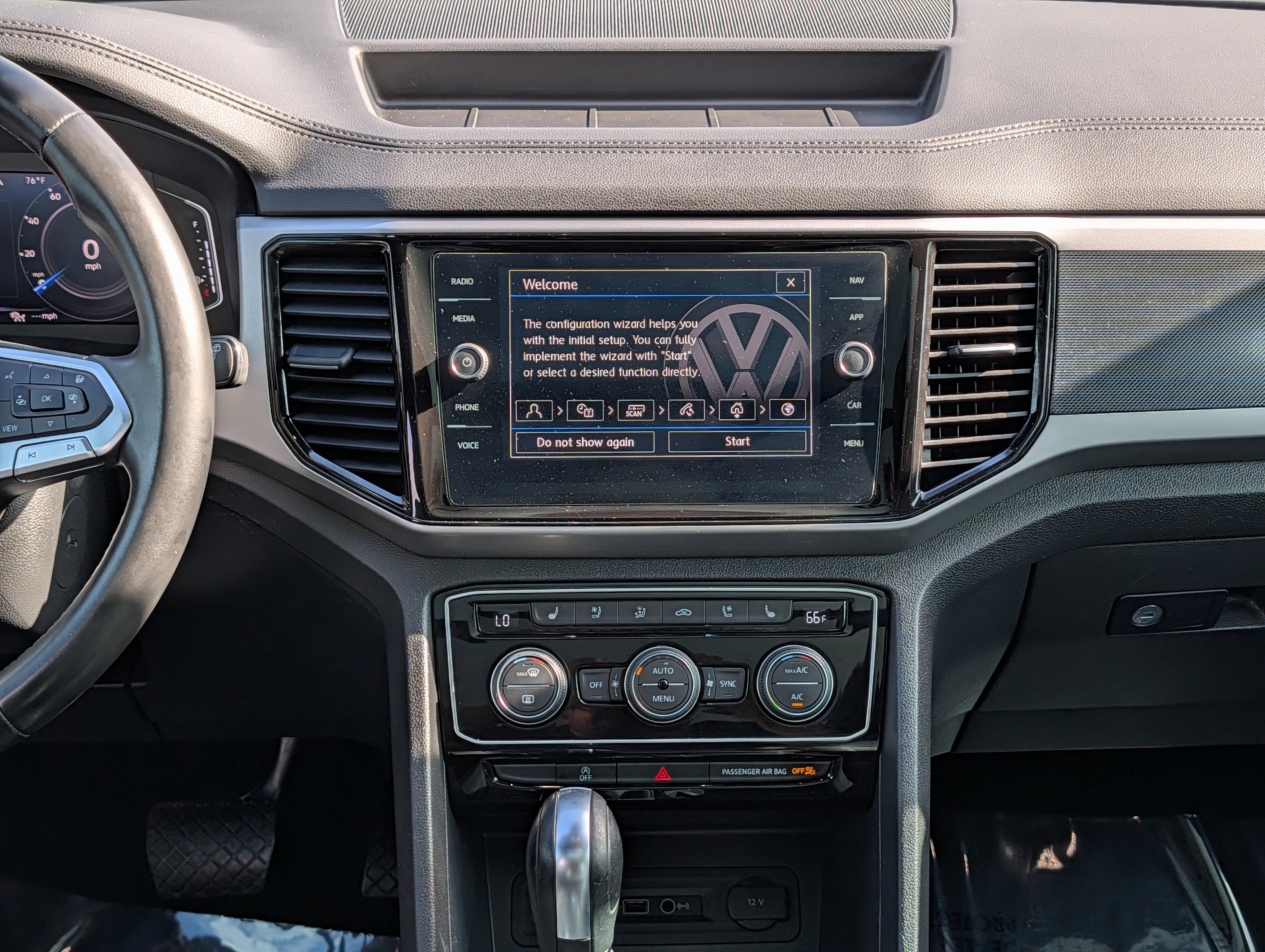 Used 2020 Volkswagen Atlas Cross Sport SEL Premium AWD/4WD image 19