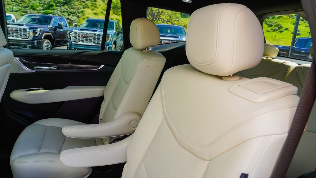 Certified 2024 Cadillac XT6 Sport image 11