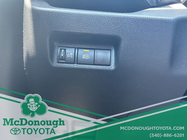 Used 2021 Toyota RAV4 LE AWD/4WD image 14