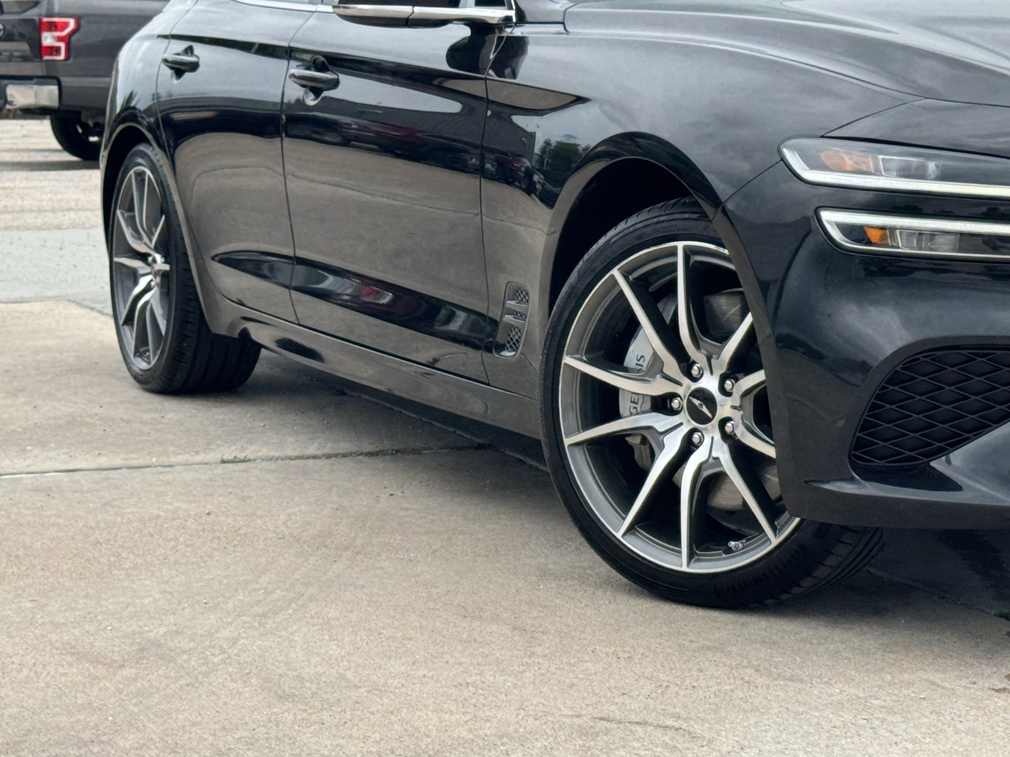 Used 2025 Genesis G70 2.5T AWD/4WD image 12