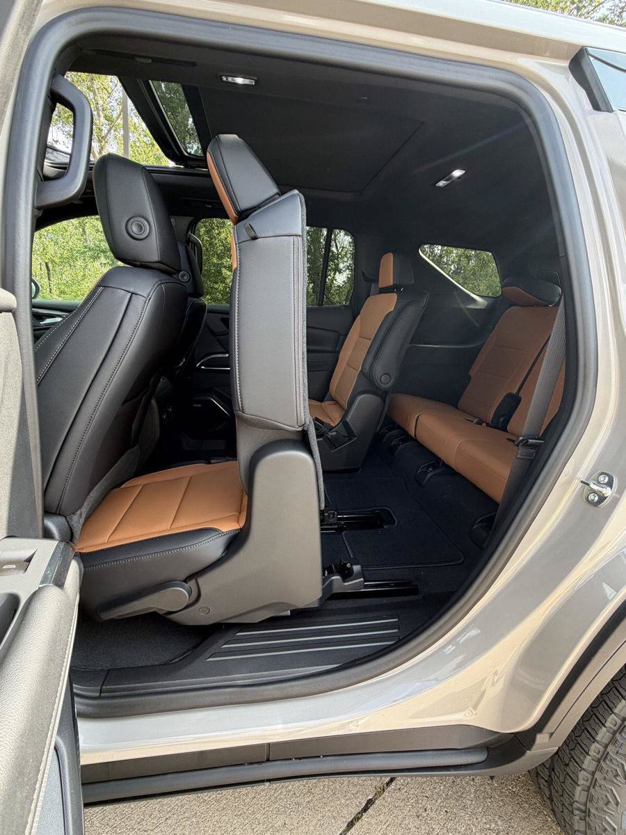 New 2027 Chevrolet Traverse Z71 w/ Enhanced Driving Package AWD/4WD image 13
