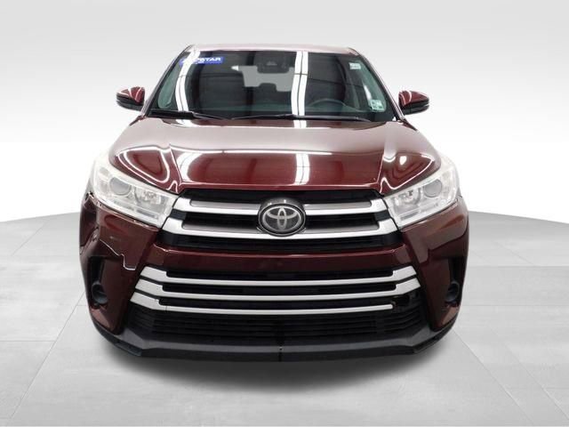 Used 2017 Toyota Highlander LE image 3