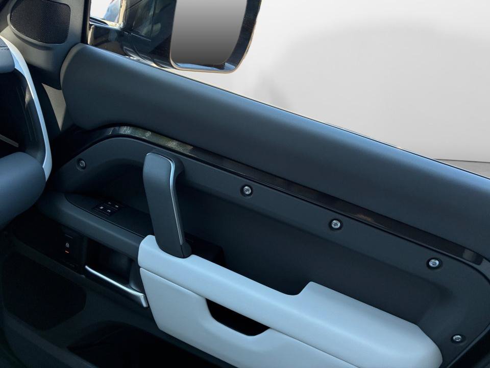 New 2026 Land Rover Defender 110 S AWD/4WD image 31