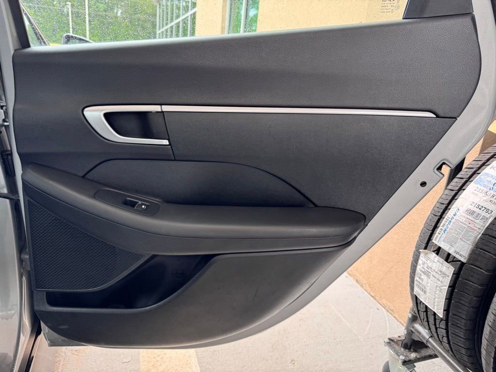 Used 2023 Hyundai Sonata SE w/ Cargo Package FWD image 19