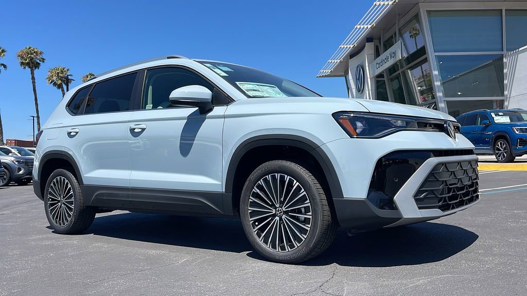 New 2025 Volkswagen Taos SE