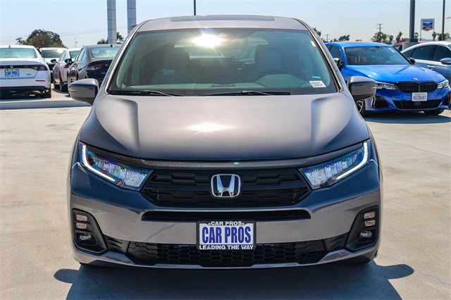 New 2026 Honda Odyssey Touring image 4