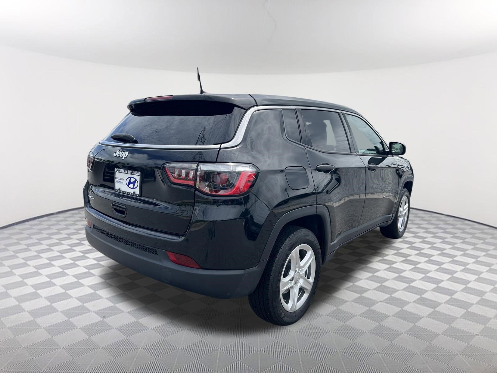 Used 2023 Jeep Compass Sport AWD/4WD image 5
