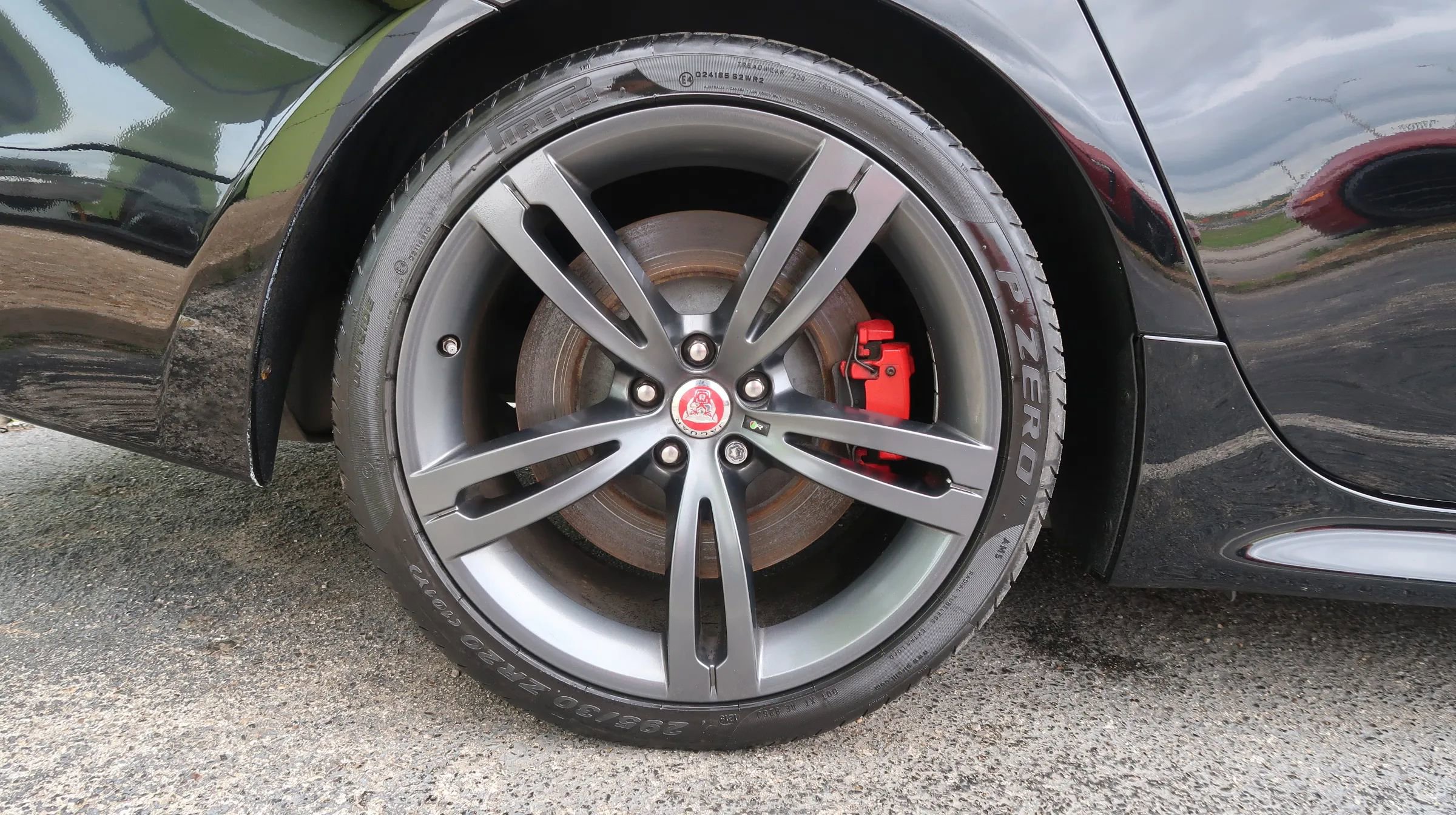 Used 2014 Jaguar XJ R LWB image 54