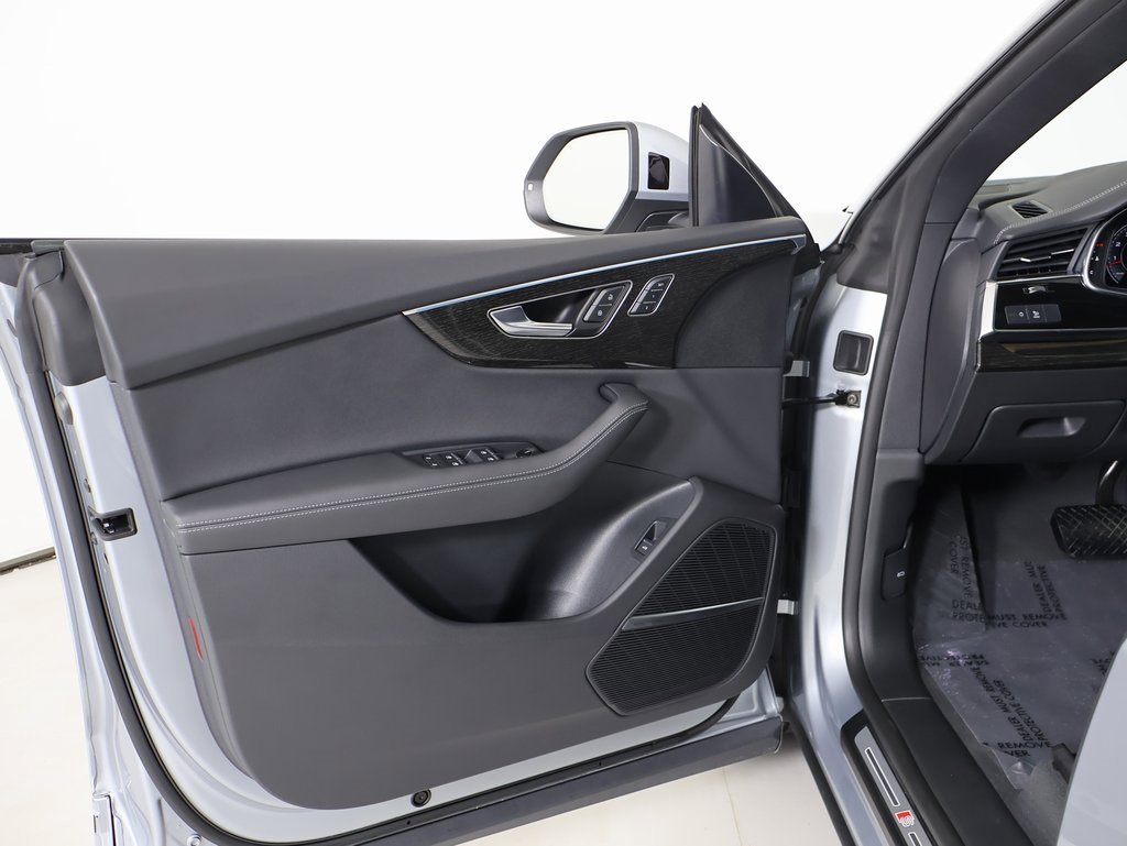 Used 2025 Audi Q8 Premium Plus w/ Premium Plus Package image 21