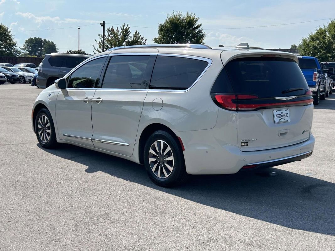 Used 2021 Chrysler Pacifica Limited w/ Premium & Safety Sphere Group image 6