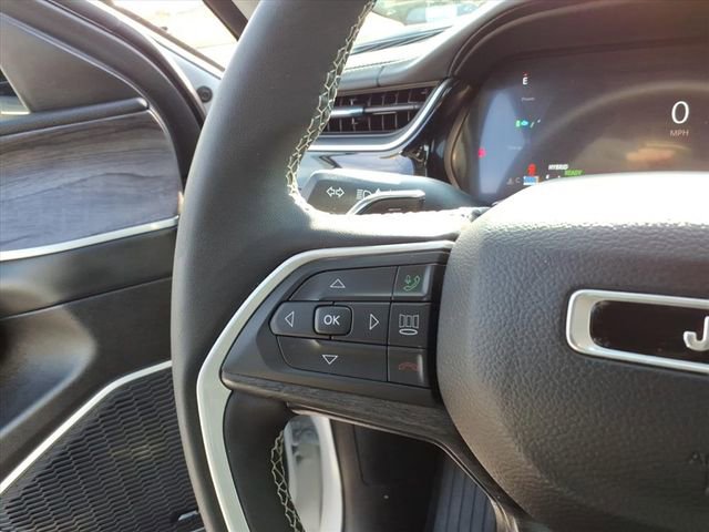 Used 2022 Jeep Grand Cherokee Limited 4xe w/ Luxury Tech Group II image 18