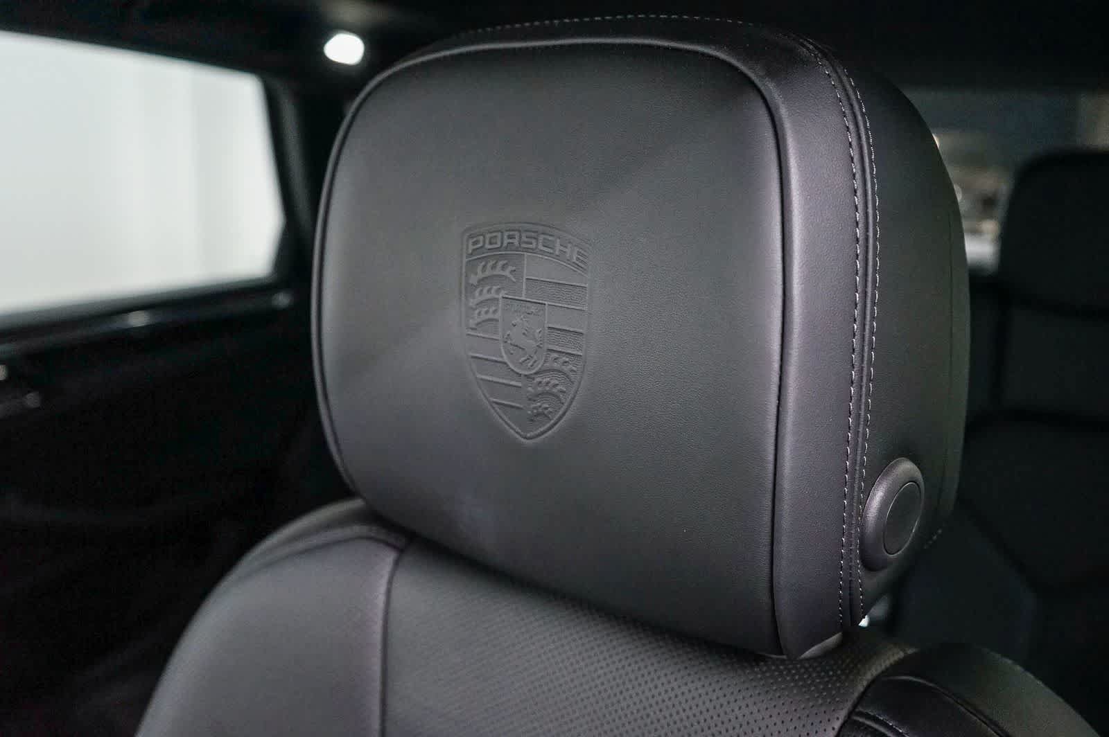 Certified 2026 Porsche Macan AWD/4WD image 30