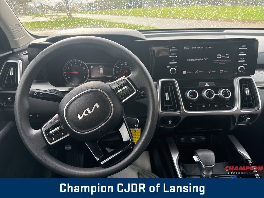 Used 2022 Kia Sorento LX FWD image 17