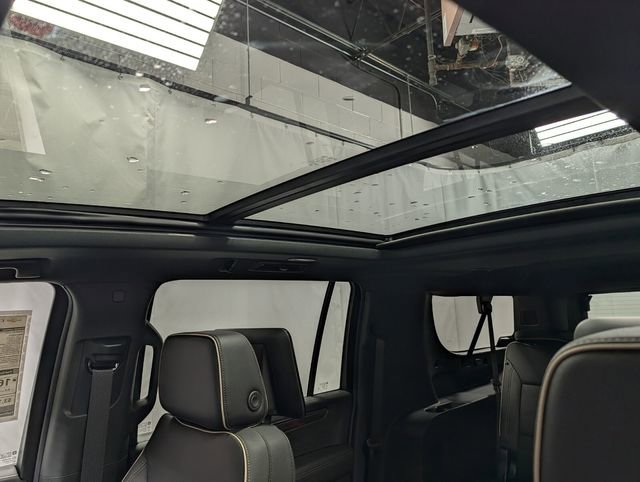 New 2026 Chevrolet Suburban Premier image 13