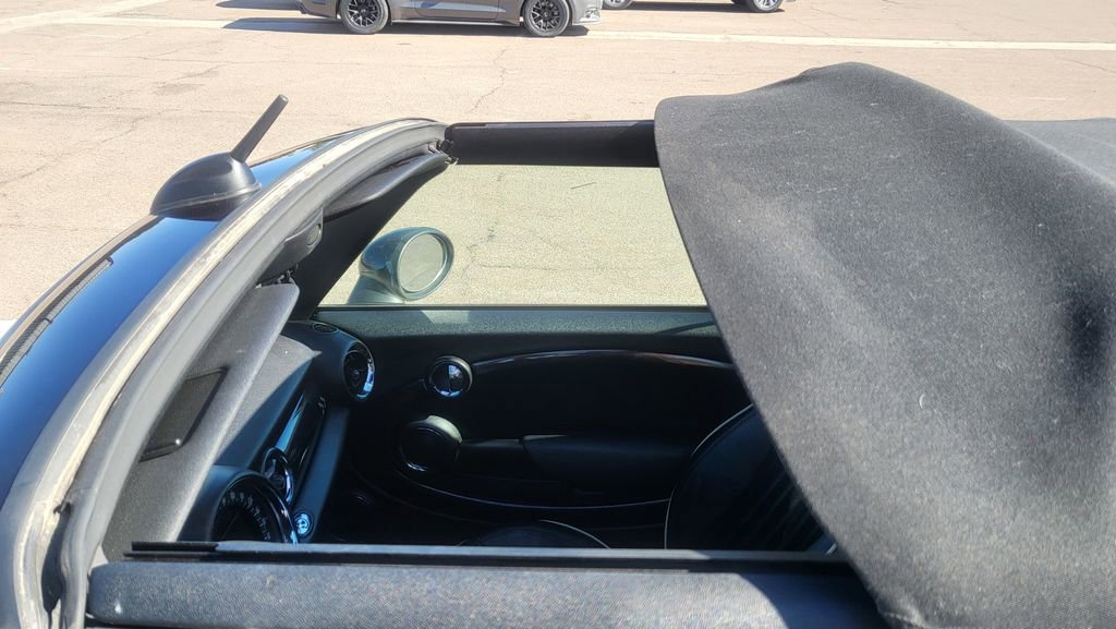 Used 2011 MINI Cooper John Cooper Works image 32