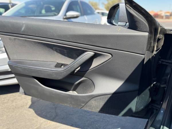 Used 2018 Tesla Model 3 Long Range image 11