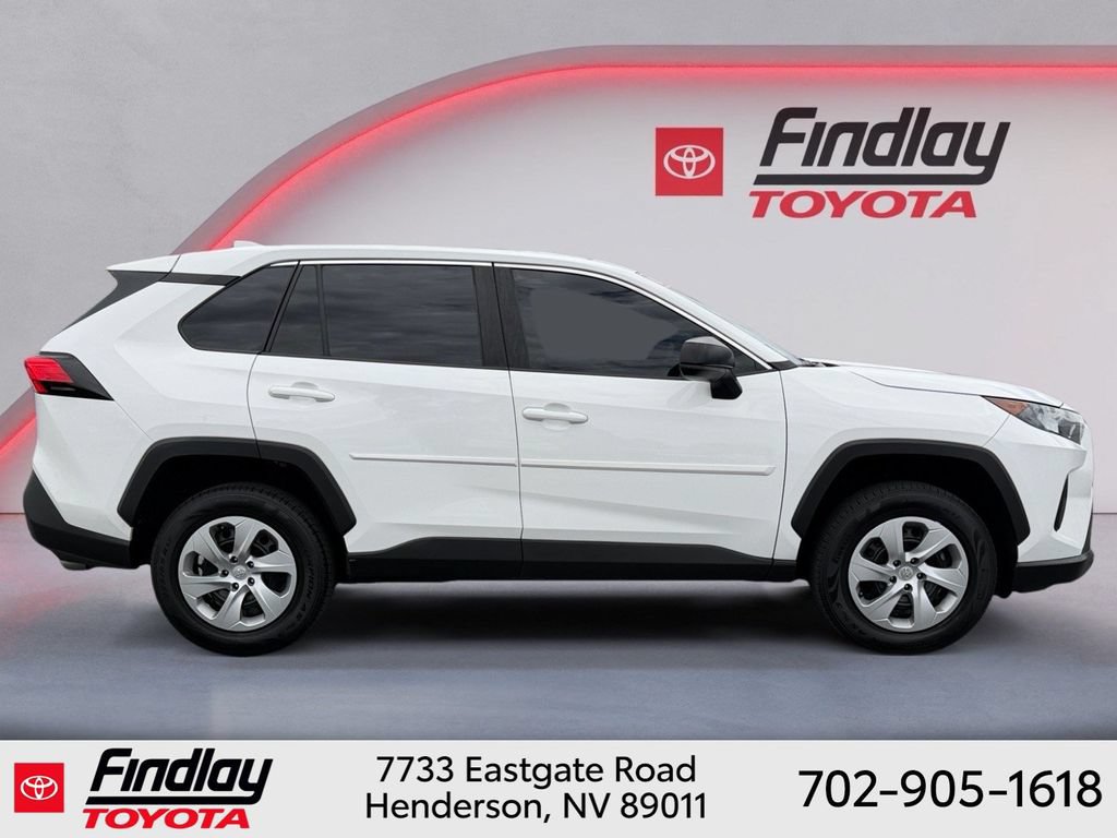 Used 2022 Toyota RAV4 LE FWD image 11