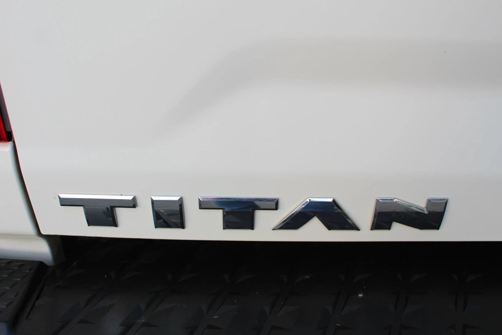 Used 2023 Nissan Titan SV RWD image 31