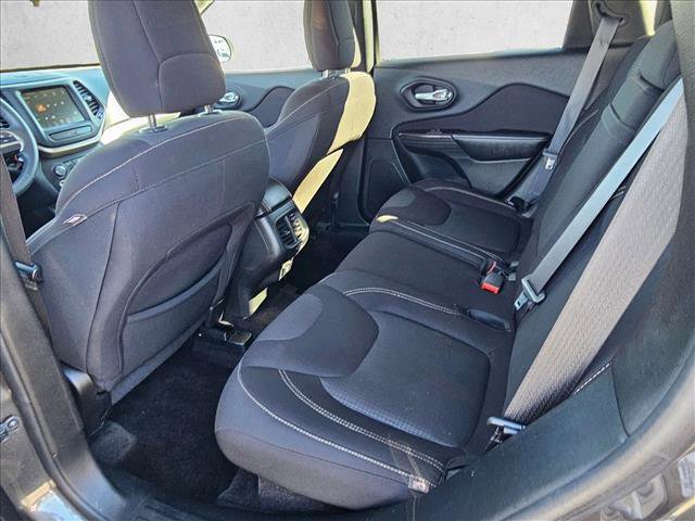 Used 2016 Jeep Cherokee Latitude w/ Comfort & Sound Group image 16