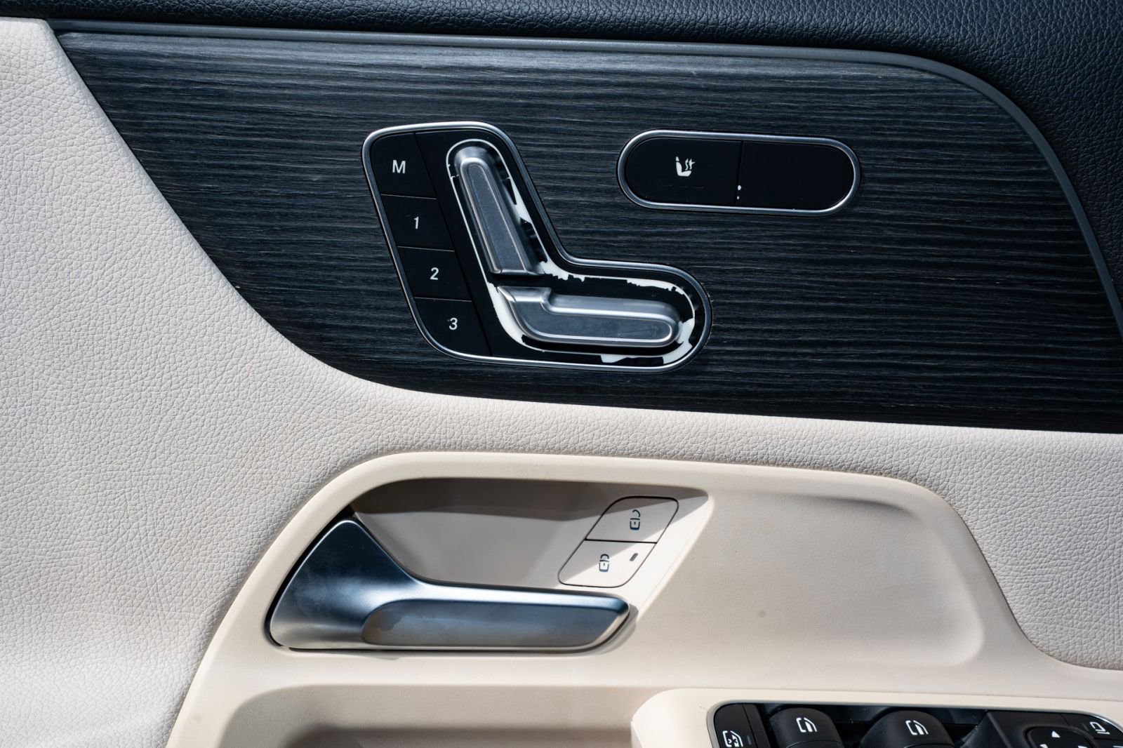 Used 2021 Mercedes-Benz GLA 250 w/ Premium Package image 28